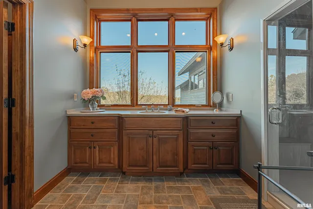 $494,000 | 4 Cottonwood Lane, Lincoln, IL 62656