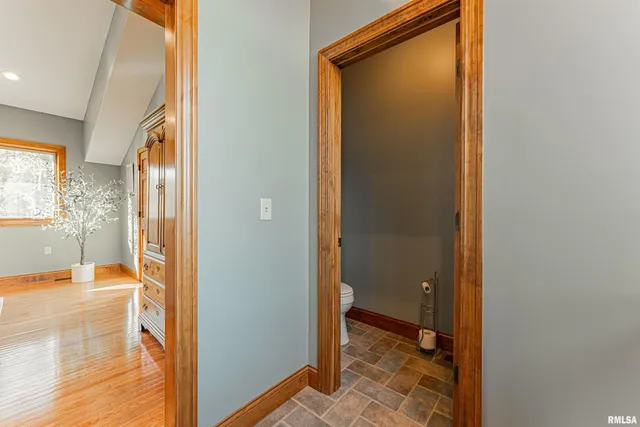 $494,000 | 4 Cottonwood Lane, Lincoln, IL 62656