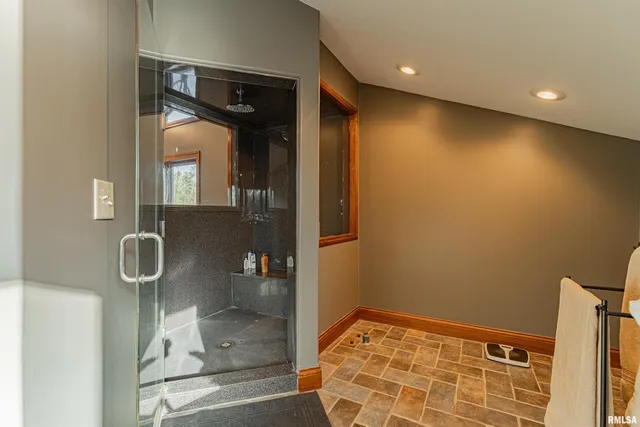 $494,000 | 4 Cottonwood Lane, Lincoln, IL 62656