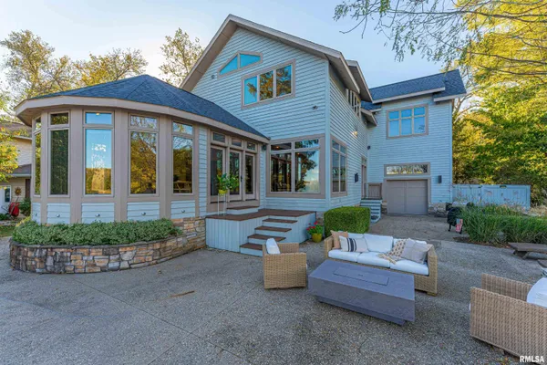 $475,000 | 4 Cottonwood Lane, Lincoln, IL 62656