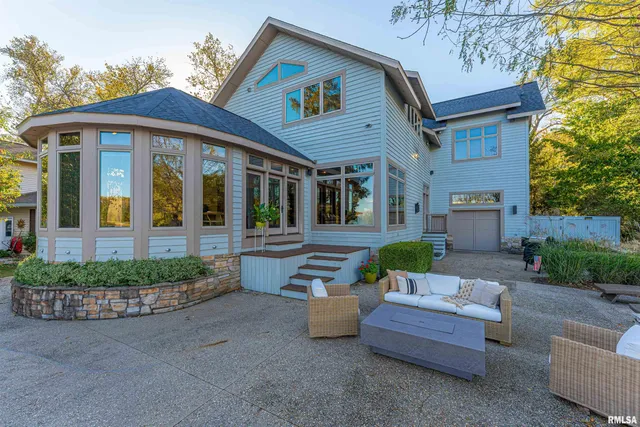 $494,000 | 4 Cottonwood Lane, Lincoln, IL 62656