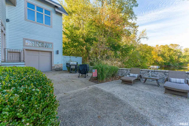 $494,000 | 4 Cottonwood Lane, Lincoln, IL 62656