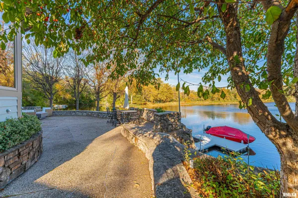 $475,000 | 4 Cottonwood Lane, Lincoln, IL 62656