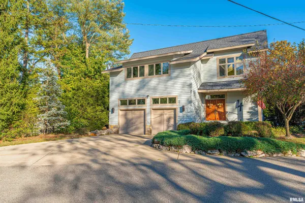 $475,000 | 4 Cottonwood Lane, Lincoln, IL 62656