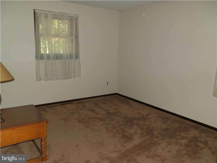 225 Oakshade Road Tabernacle, NJ 08088 - Photo 9 of 17