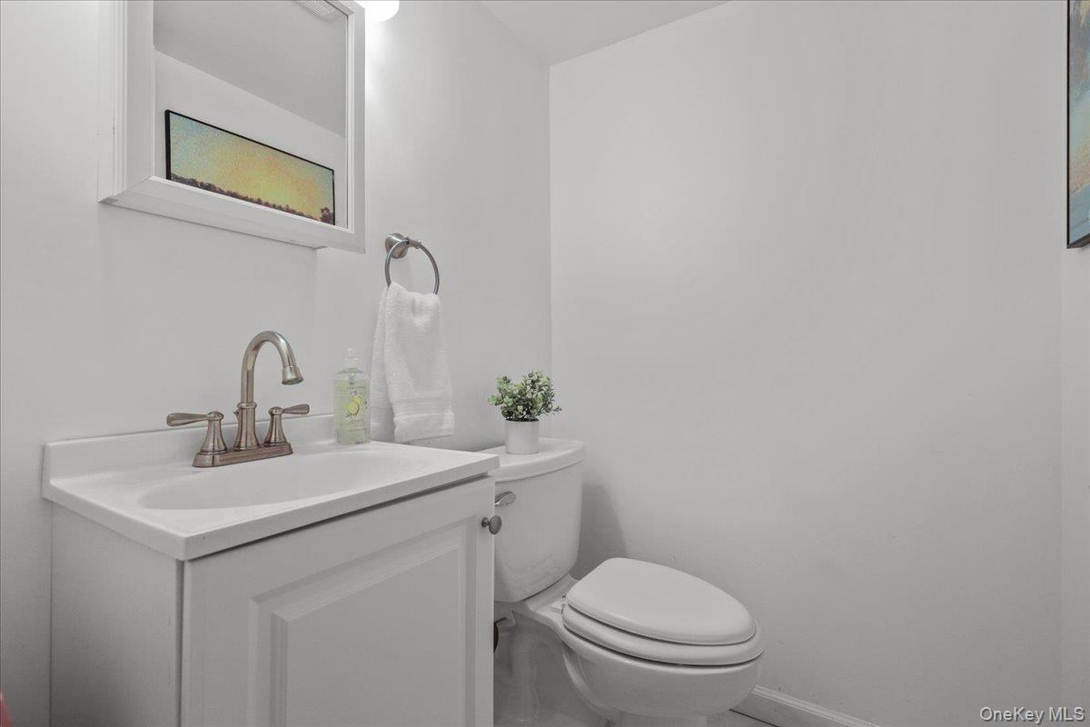 106 Ridgeland Road South Salem, NY 10590 - Photo 18 of 31 Half Bath