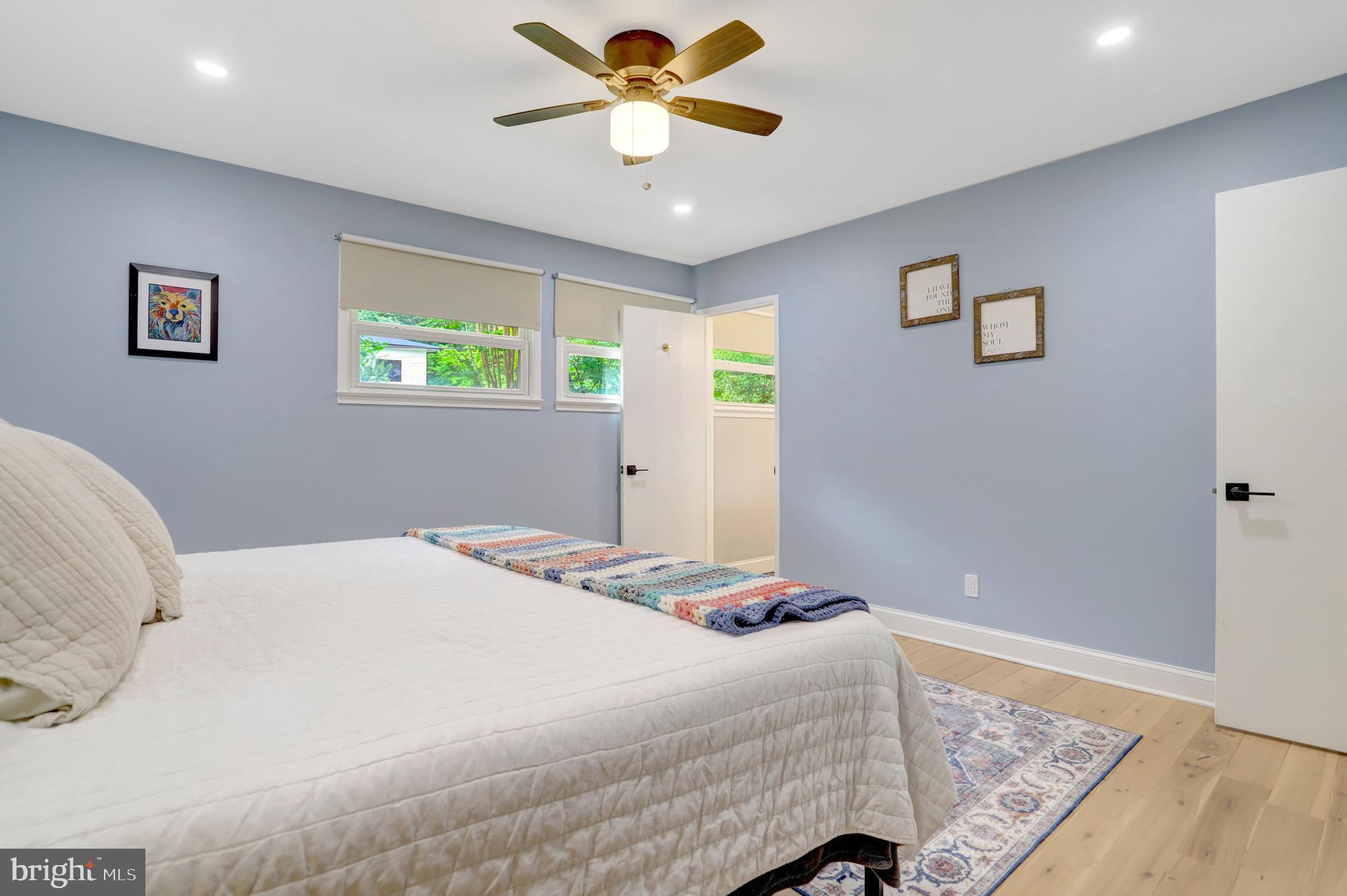 5418 Inverchapel Road Springfield, VA 22151 - Photo 27 of 94 a bedroom with a bed and a large window
