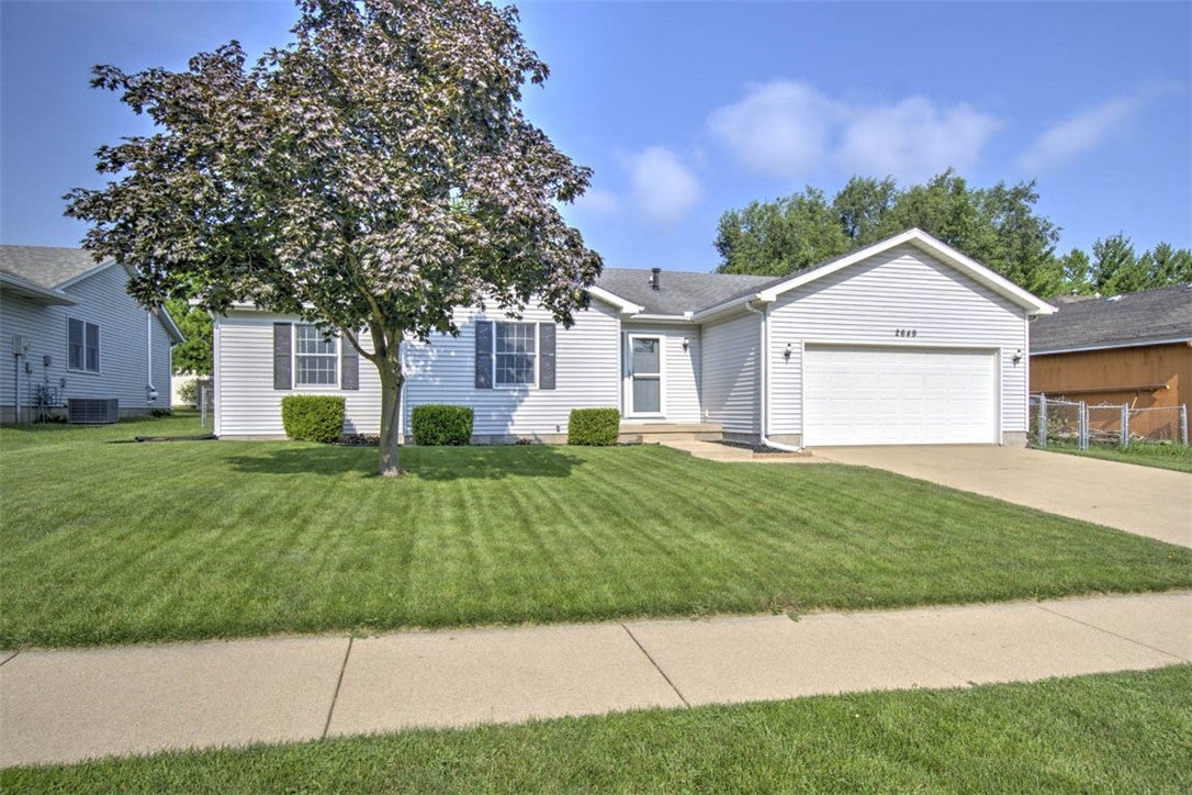 2649 Pheasant Run Decatur, IL 62521 - Photo 1 of 21 Gallery Image 1