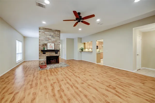 $2,900 | 60 West Indian Sage Circle, The Woodlands, TX 77381