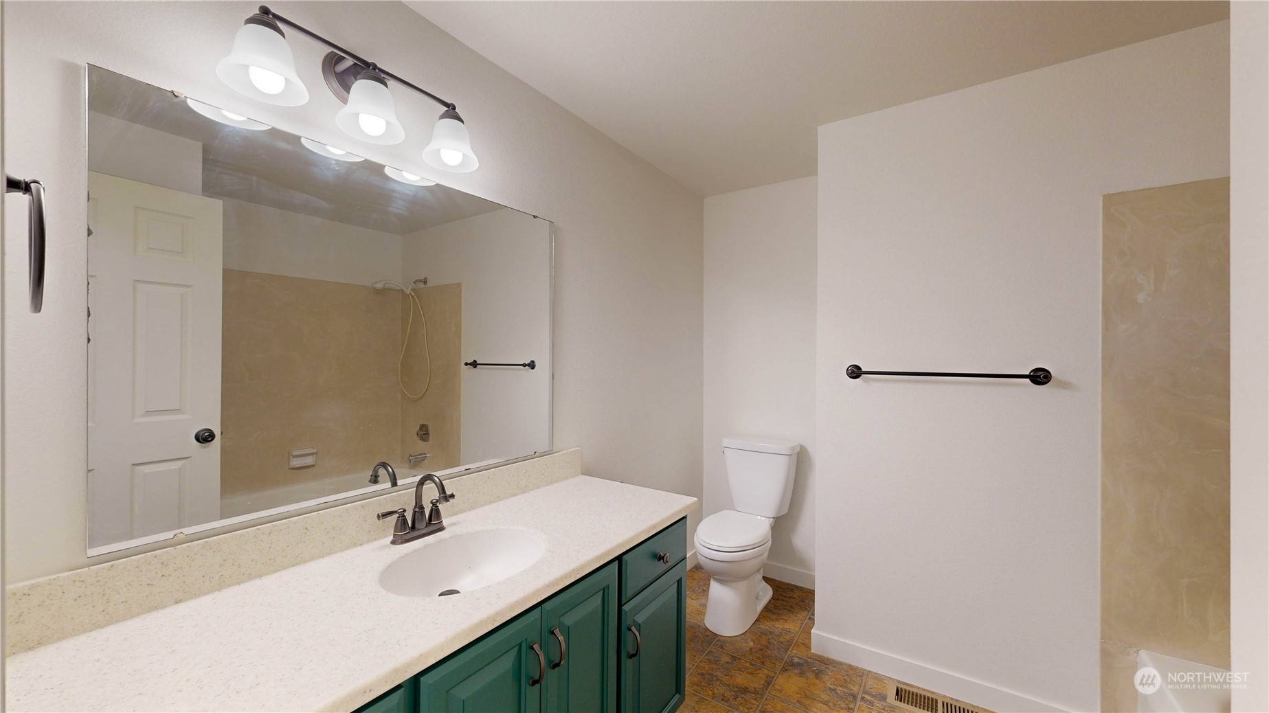3602 Southwest 331st Street Federal Way, WA 98023 - Photo 12 of 20 Gallery Image 12