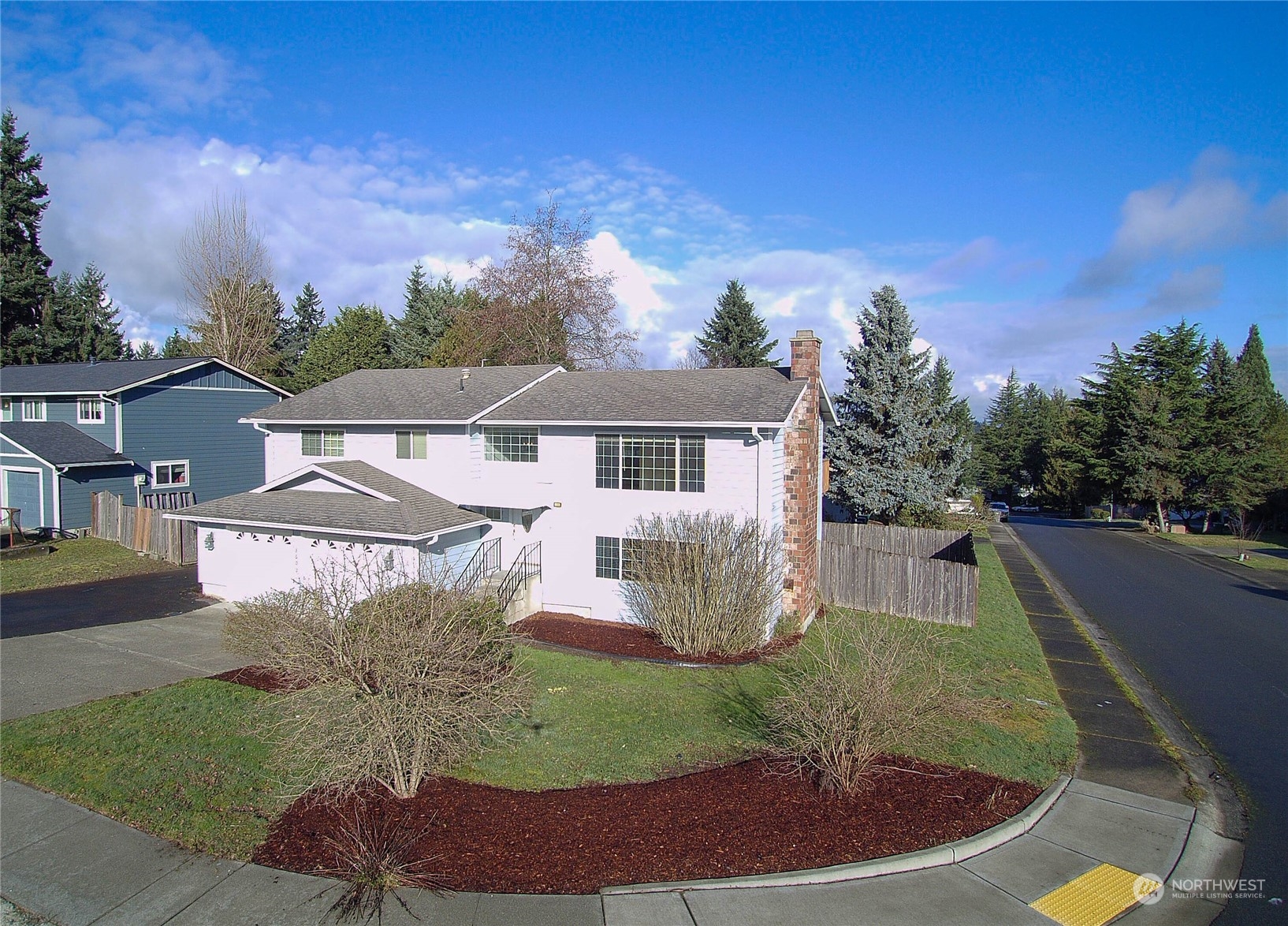 3602 Southwest 331st Street Federal Way, WA 98023 - Photo 2 of 20 Gallery Image 2