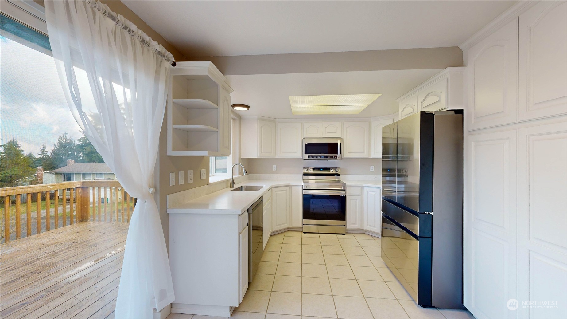3602 Southwest 331st Street Federal Way, WA 98023 - Photo 3 of 20 Gallery Image 3