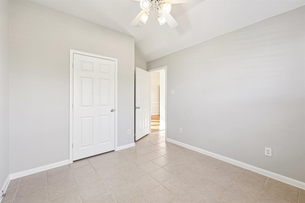 7313 San Carlos Drive Rowlett, TX 75089 - Photo 30 of 40 an empty room with a bathroom