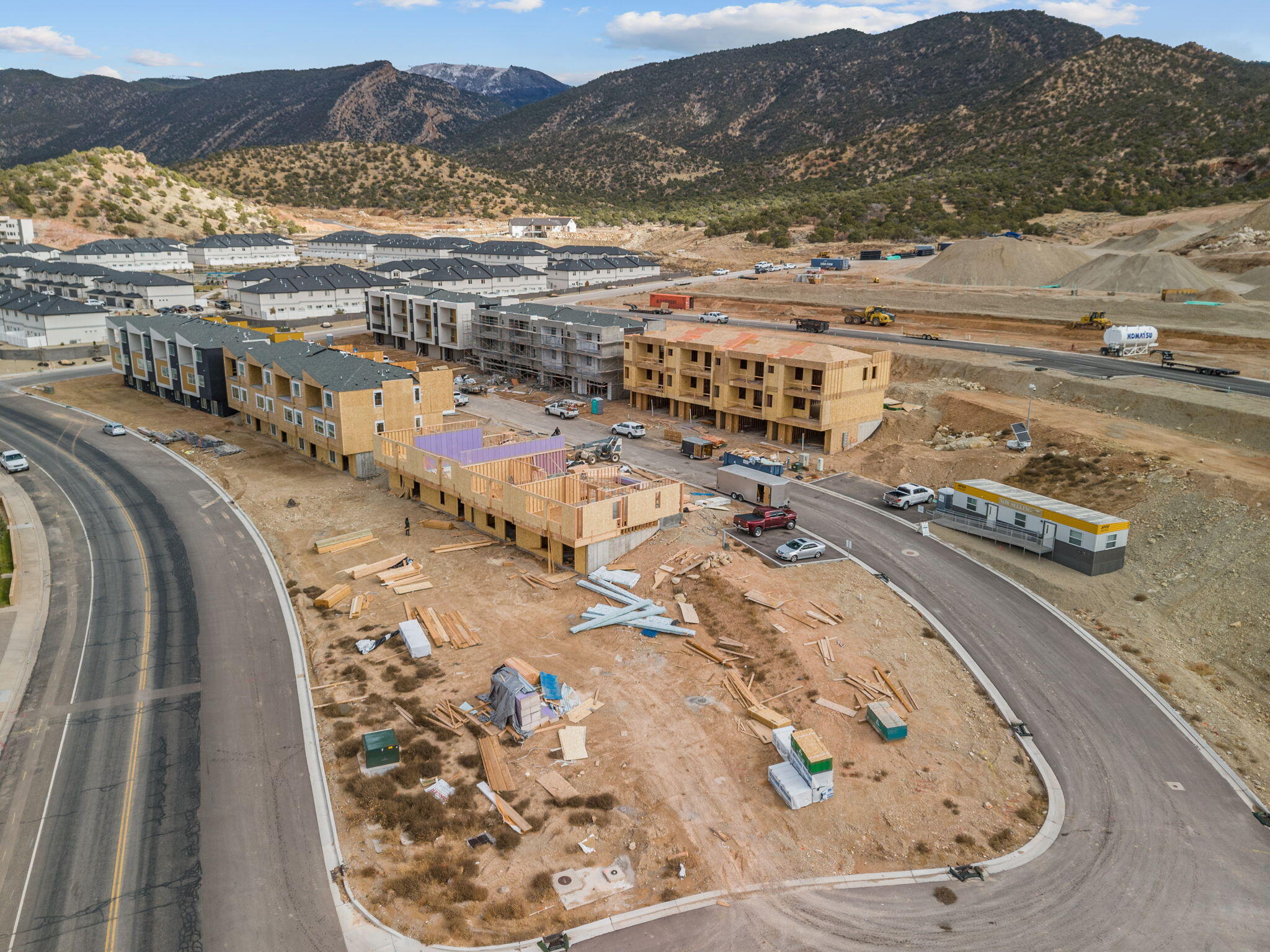 432 East Fiddlers Canyon Road, Unit 122 Cedar City, UT 84721 - Photo 47 of 48 78-web-or-mls-DJI_20251117161100_0286_D
