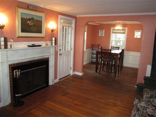 18 Braeburn Road Boston, MA 02136 - Photo 3 of 22
