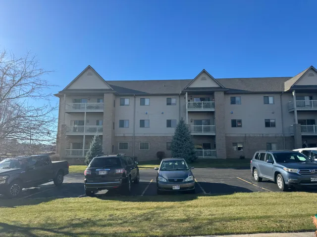 $319,900 | 223 5th Street, Unit 213, Hartford, WI 53027