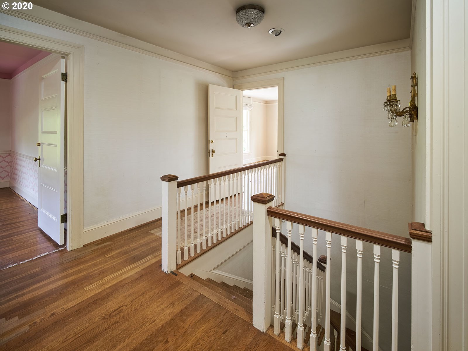 2161 Southwest Laurel Street Portland, OR 97201 - Photo 12 of 32 Gallery Image 12