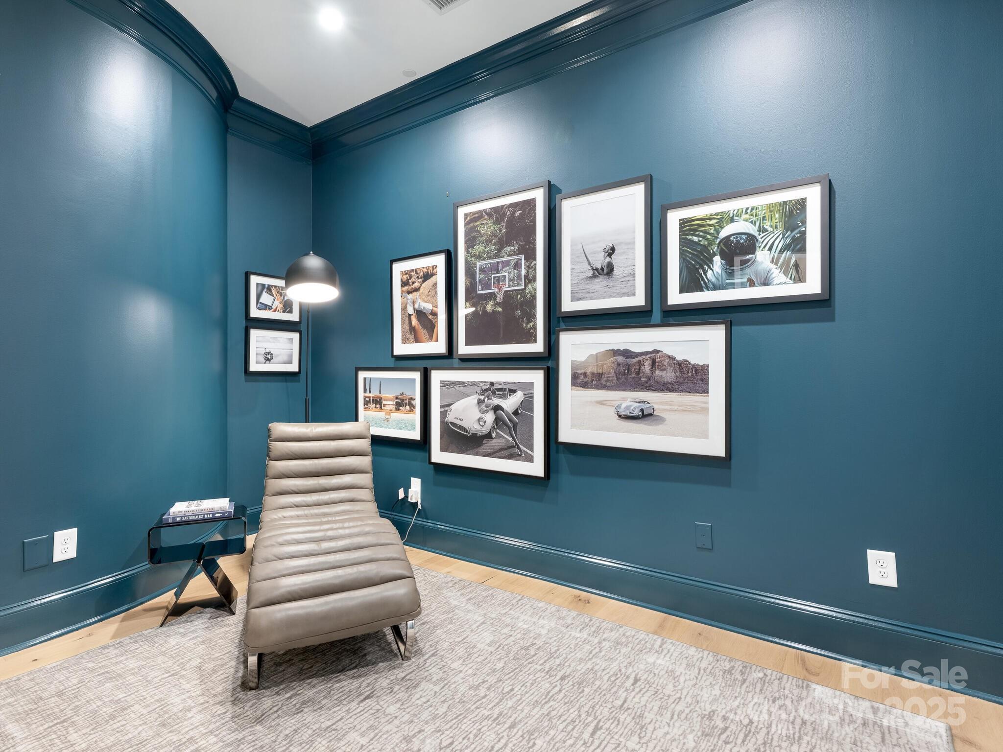 2823 Providence Road, Unit 152 Charlotte, NC 28211 - Photo 20 of 41 a living room with furniture and painting on the wall