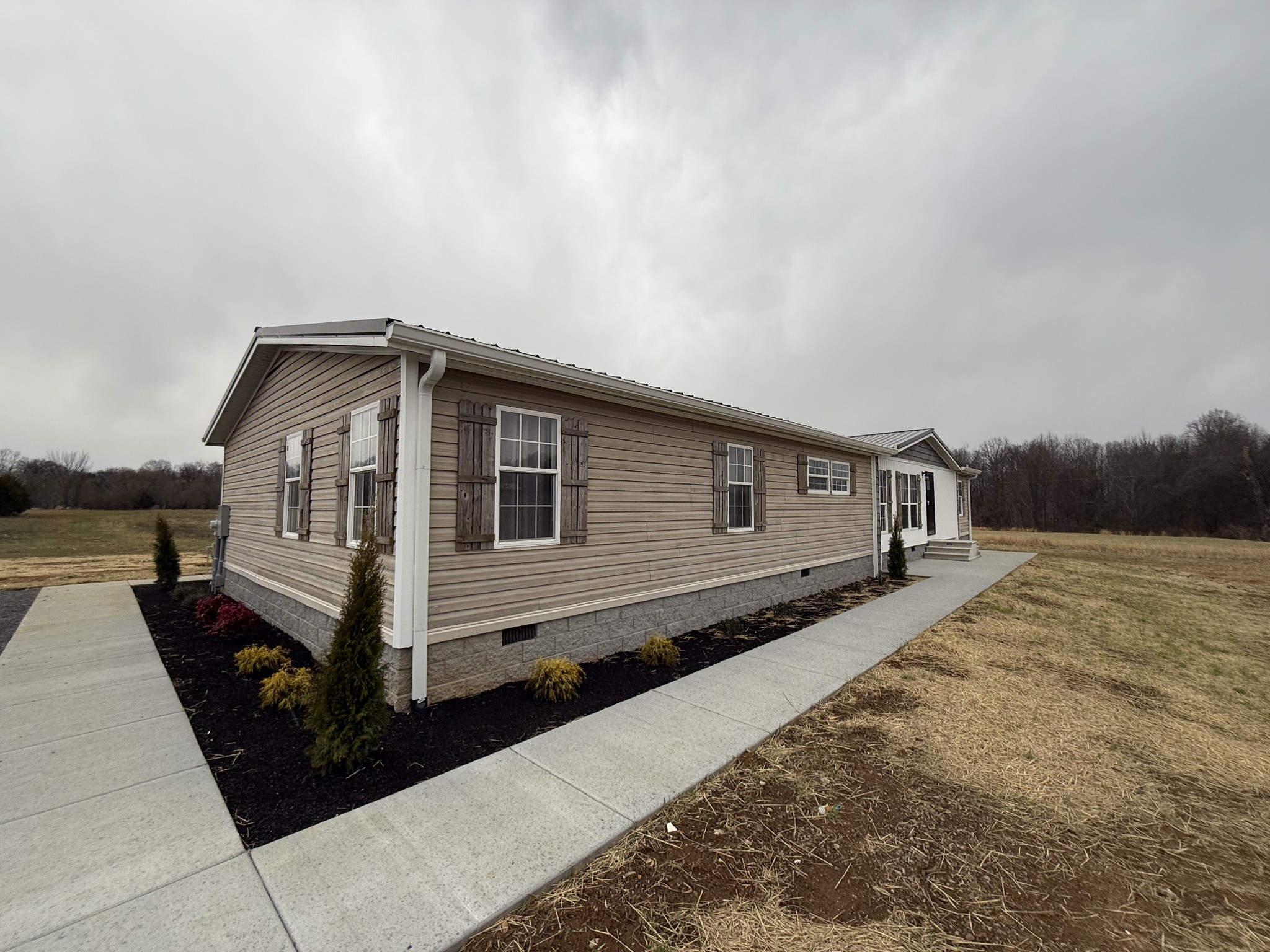621 Cook Road Portland, TN 37148 - Photo 2 of 55 a front view of a house with a yard