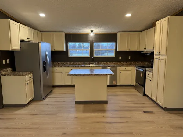 $356,900 | 621 Cook Road, Portland, TN 37148