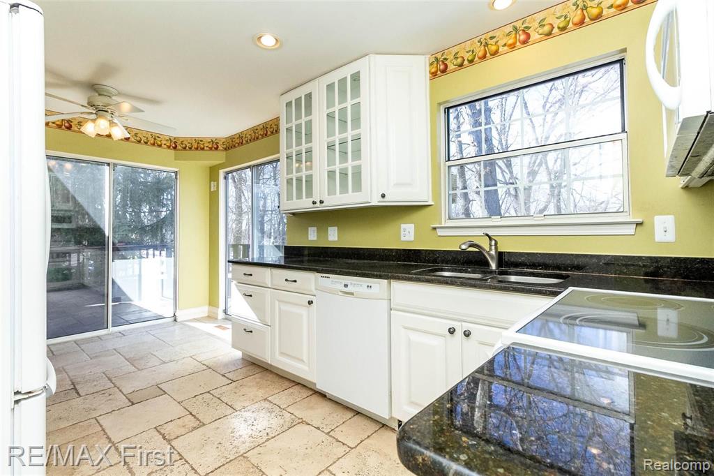 283 Whitney Drive Rochester Hills, MI 48307 - Photo 22 of 56
