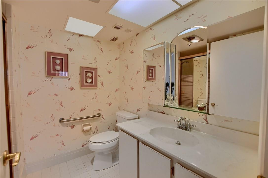 9260 Southwest 14th Street, Unit 2504 Boca Raton, FL 33428 - Photo 24 of 43 GUEST BATH