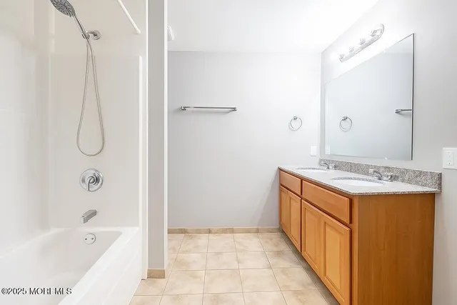 $3,200 | 268 Highway 36, Middletown, NJ 07748