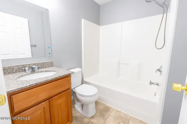 $3,200 | 268 Highway 36, Middletown, NJ 07748