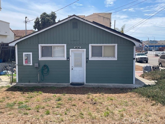 172 North 13th Street Grover Beach, CA 93433 - Photo 6 of 21 a front view of a house