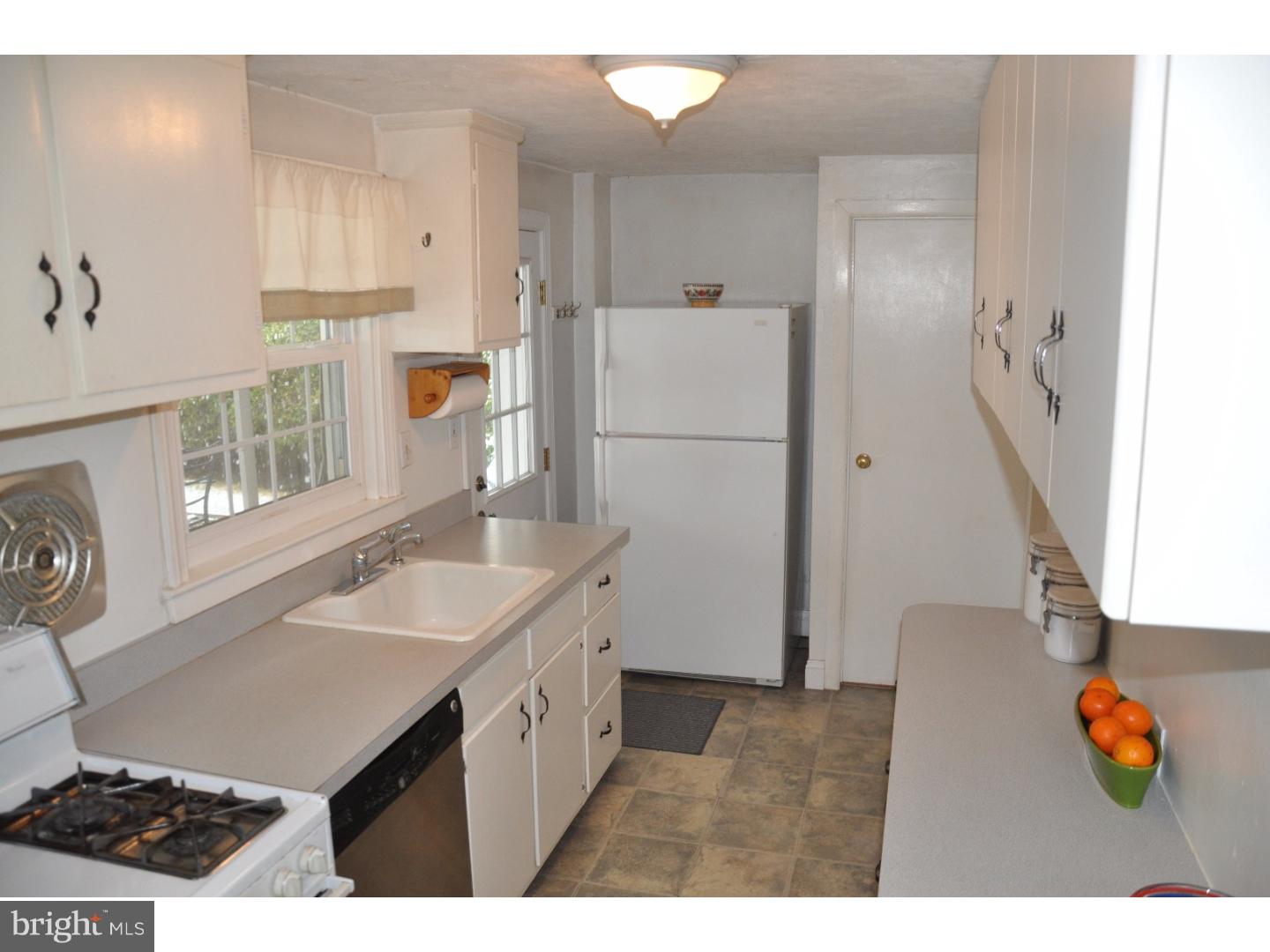 507 Enfield Road Oreland, PA 19075 - Photo 5 of 25 Gallery Image 5