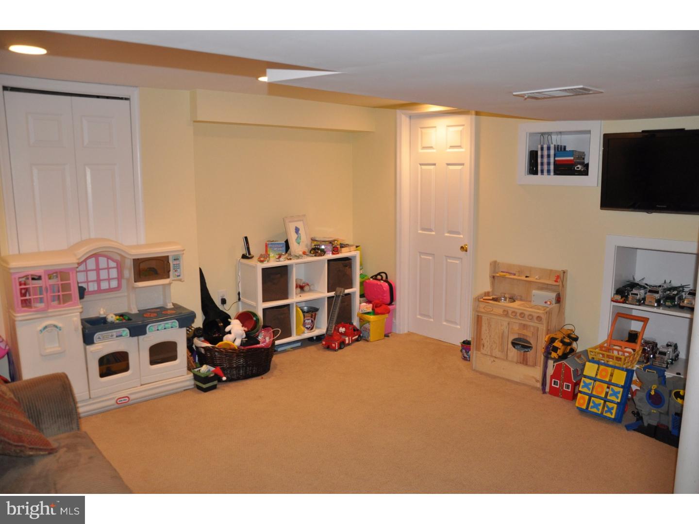 507 Enfield Road Oreland, PA 19075 - Photo 10 of 25 Gallery Image 10