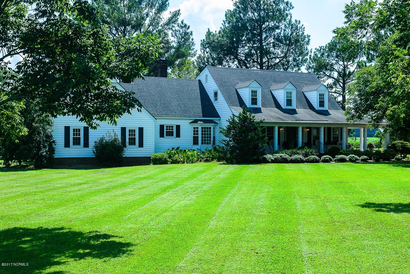 8567 Stantonsburg Road Farmville, NC 27828 - Photo 1 of 27 Country Living!
