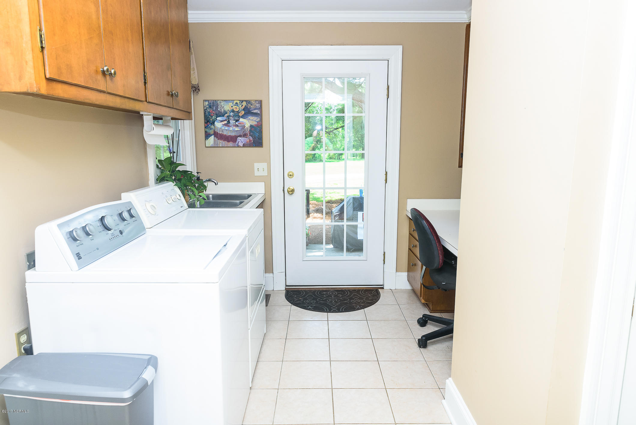 8567 Stantonsburg Road Farmville, NC 27828 - Photo 9 of 27 Laundry room with utility sink