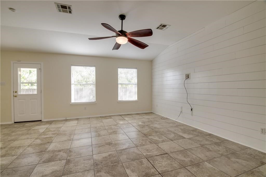 113 Spur Cove Kyle, TX 78640 - Photo 4 of 27