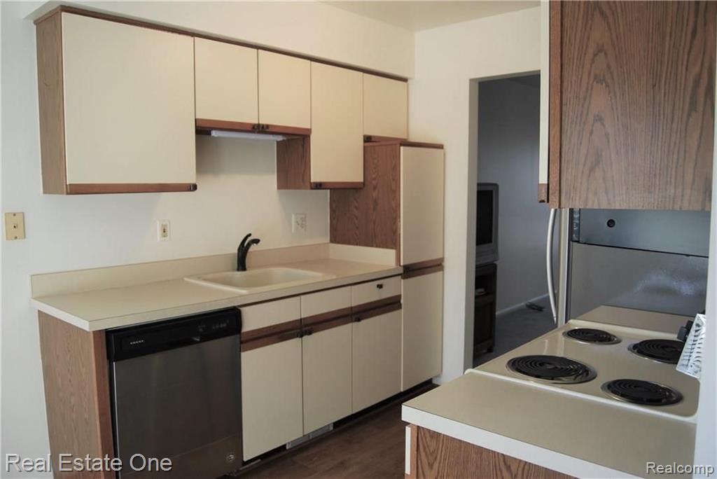 924 Wexford Way, Unit 10 Rochester Hills, MI 48307 - Photo 5 of 25