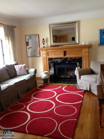 425 Touraine Road Grosse Pointe, MI 48236 - Photo 4 of 15 31136339-3.JPG