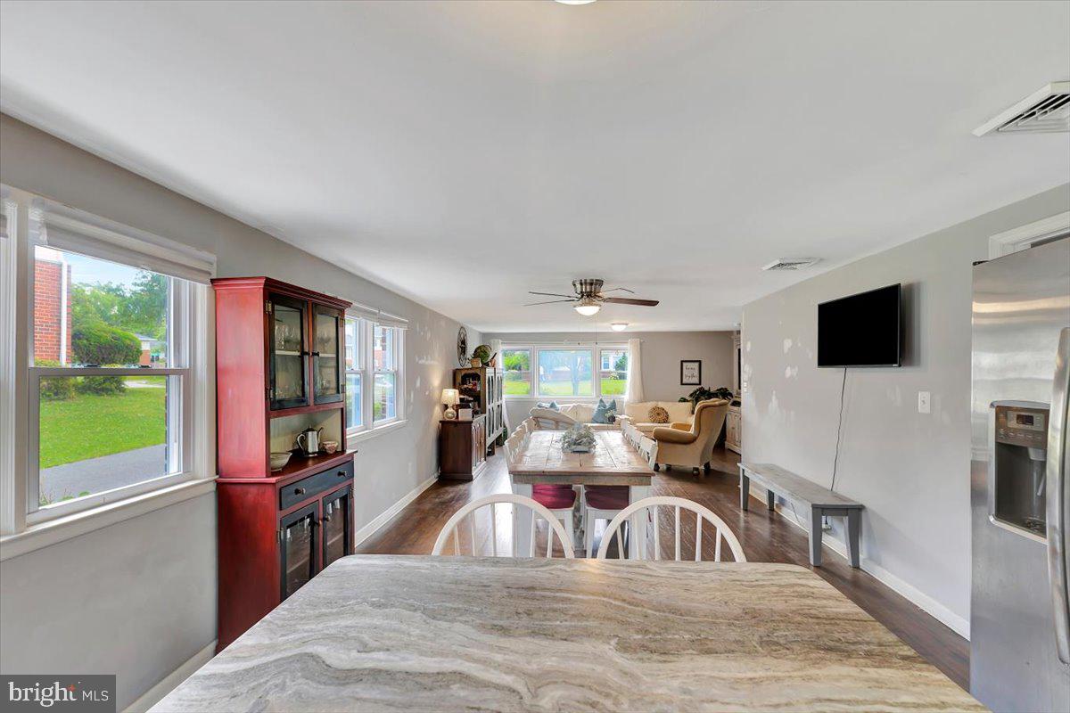 918 Shelley Road Towson, MD 21286 - Photo 41 of 41 Open floorplan - kitchen/dining/living