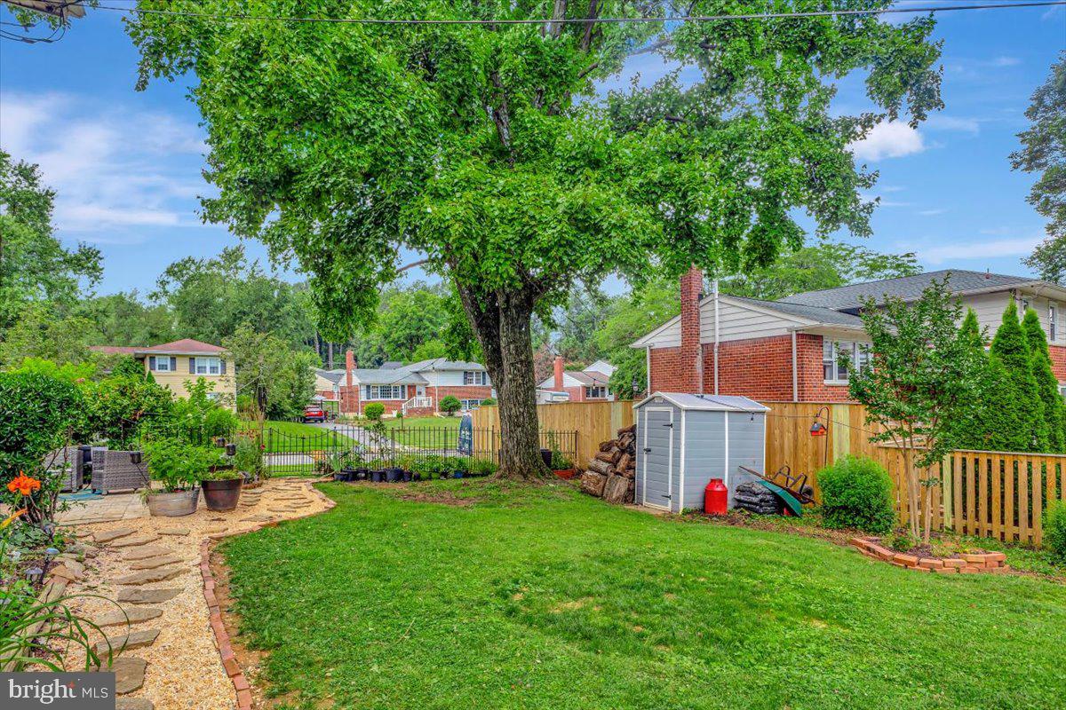 918 Shelley Road Towson, MD 21286 - Photo 31 of 41 Beautifully landscaped