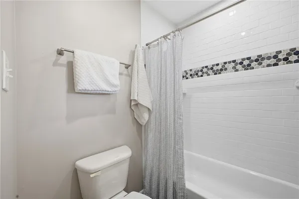$2,200 | 212 Helena Street, Bryan, TX 77801