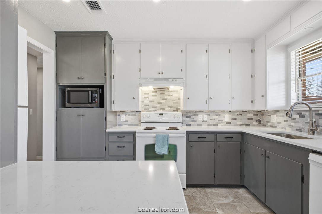 212 Helena Street Bryan, TX 77801 - Photo 6 of 25