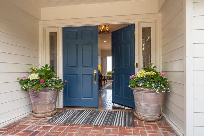 840 Longview Road Hillsborough, CA 94010 - Photo 4 of 49 a view of a house with a potted plant