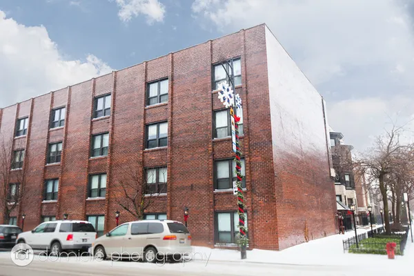 $2,200 | 805 West Oakdale Avenue, Unit 2B, Chicago, IL 60657