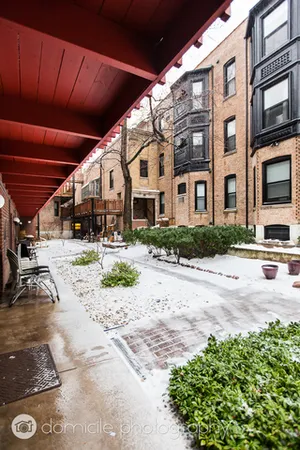 $2,200 | 805 West Oakdale Avenue, Unit 2B, Chicago, IL 60657