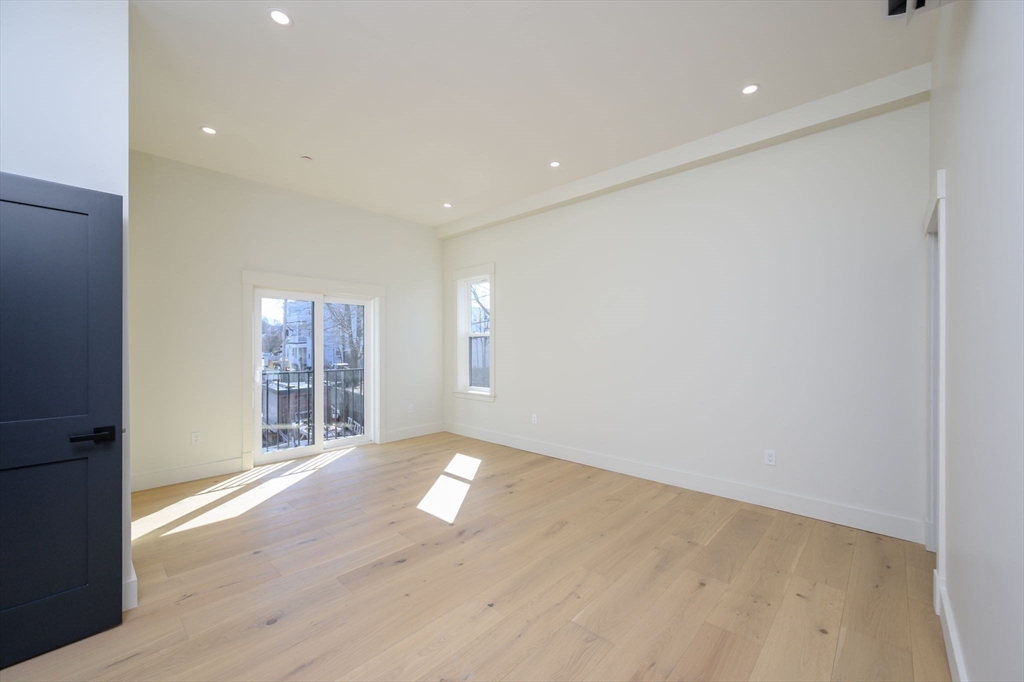 21 Tanglewood Road, Unit 1 Boston, MA 02126 - Photo 13 of 34