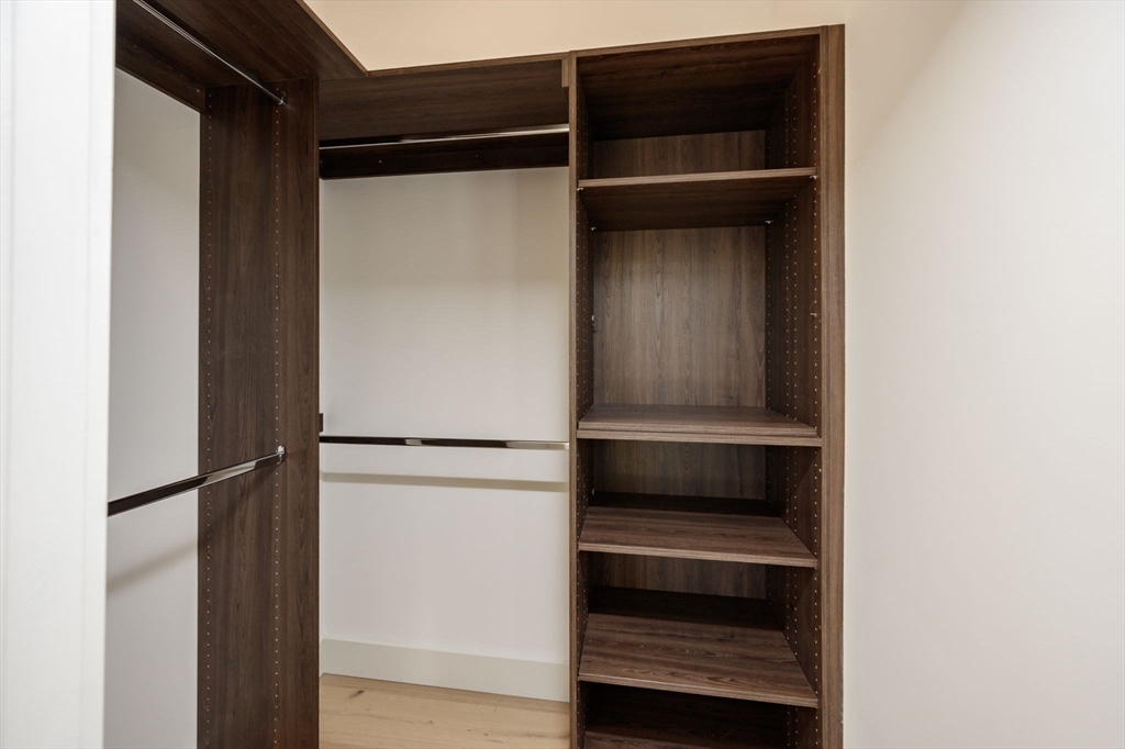 21 Tanglewood Road, Unit 1 Boston, MA 02126 - Photo 15 of 34
