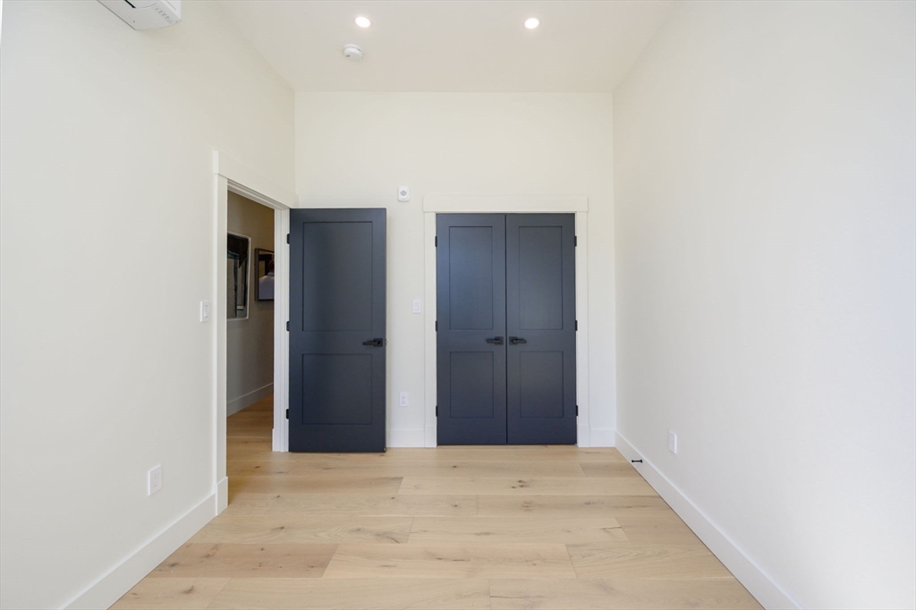 21 Tanglewood Road, Unit 1 Boston, MA 02126 - Photo 18 of 34