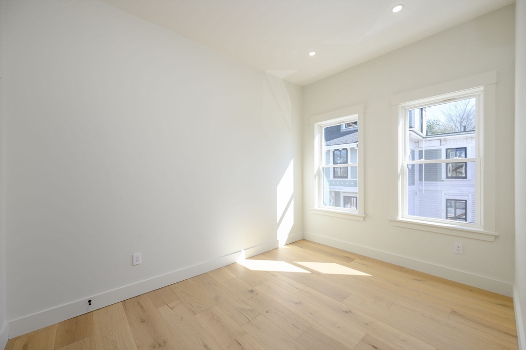 21 Tanglewood Road, Unit 1 Boston, MA 02126 - Photo 19 of 34