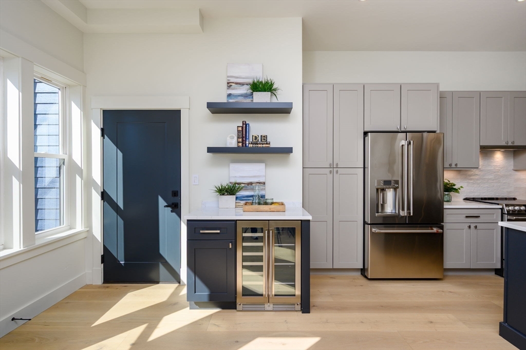 21 Tanglewood Road, Unit 1 Boston, MA 02126 - Photo 4 of 34