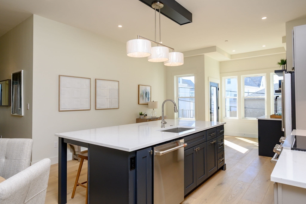 21 Tanglewood Road, Unit 1 Boston, MA 02126 - Photo 6 of 34