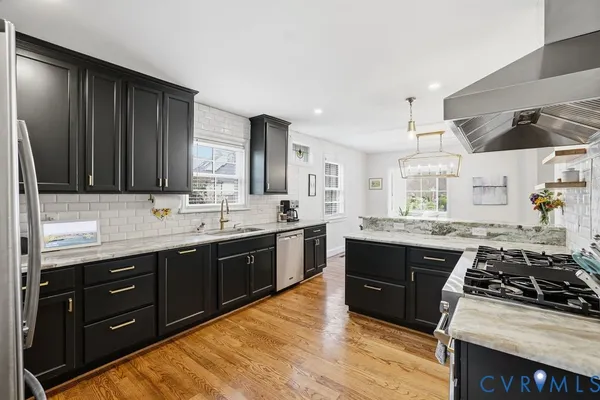$1,095,000 | 4400 South Willetta Drive, Richmond, VA 23221